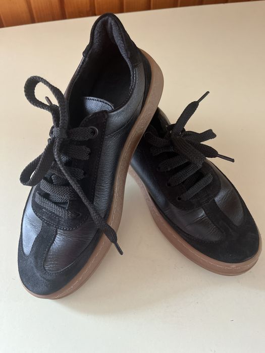 Кеди 36 чорні не підійшли розміром