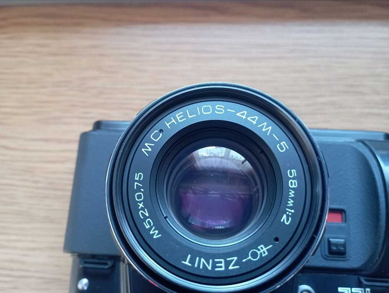 Новий фотоапарат Zenit 122 + Helios 44M-5 + Об'єктив Jupiter-21M 4/200