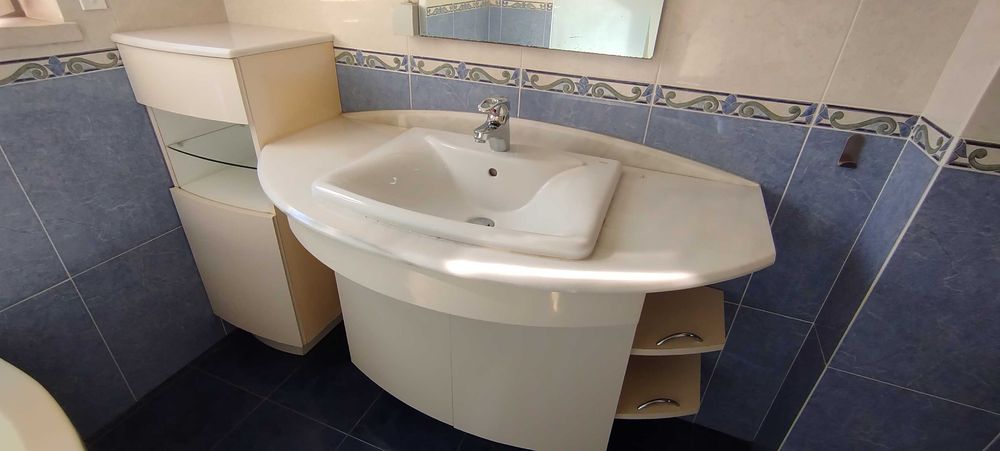 Móvel de casa de banho com lavatório Roca