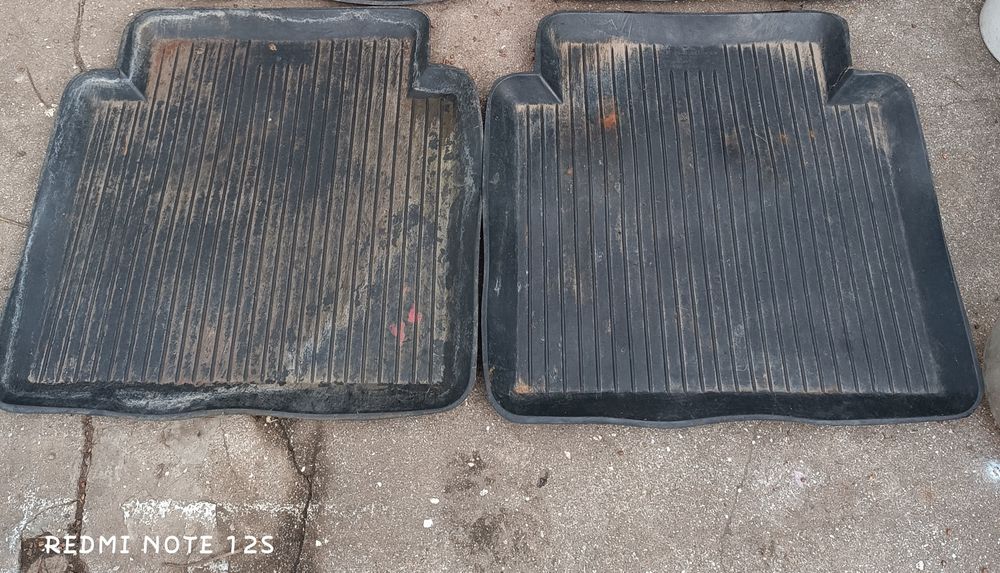 Коврики для ваз резиновые.