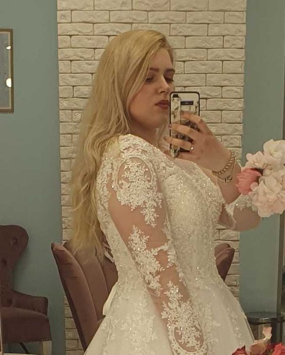 Продам весільну сукню