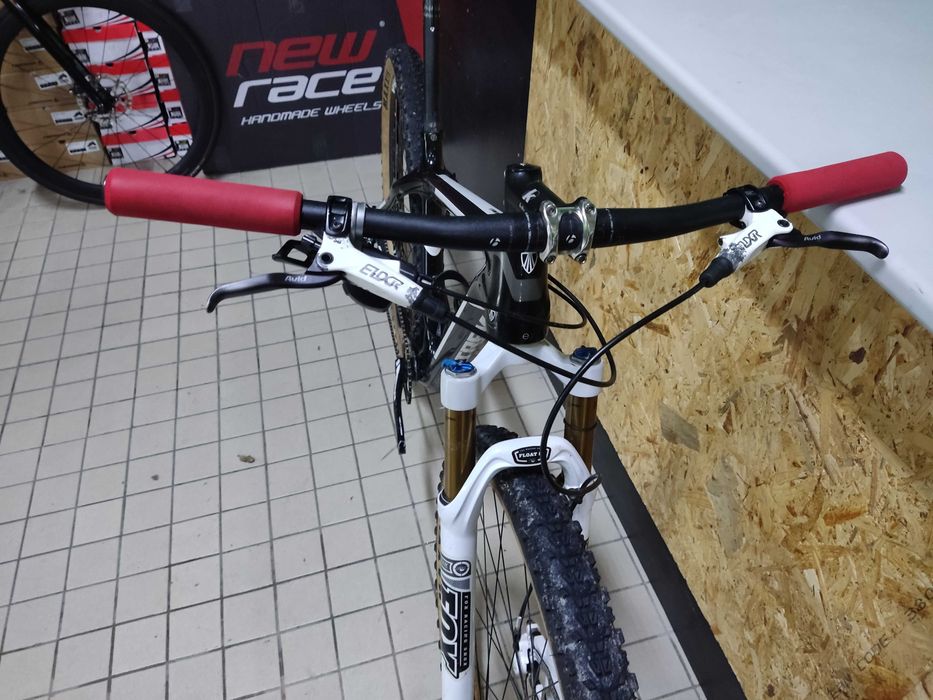 Trek carbono 1x11 roda 29 agora so 1000