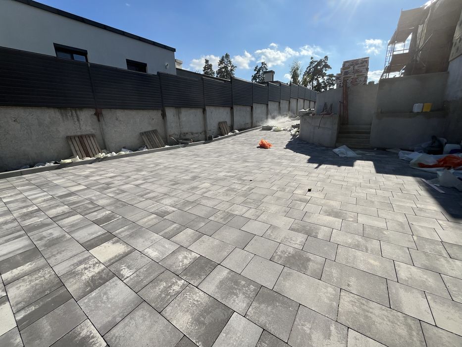 Укладання тротуарної плитки