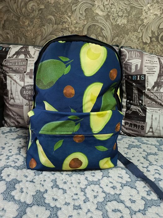 Рюкзак шкільний .