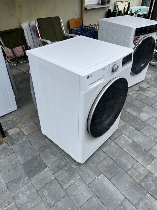 Продам пральну машину LG FA94V5UVW1 (9 кг)
