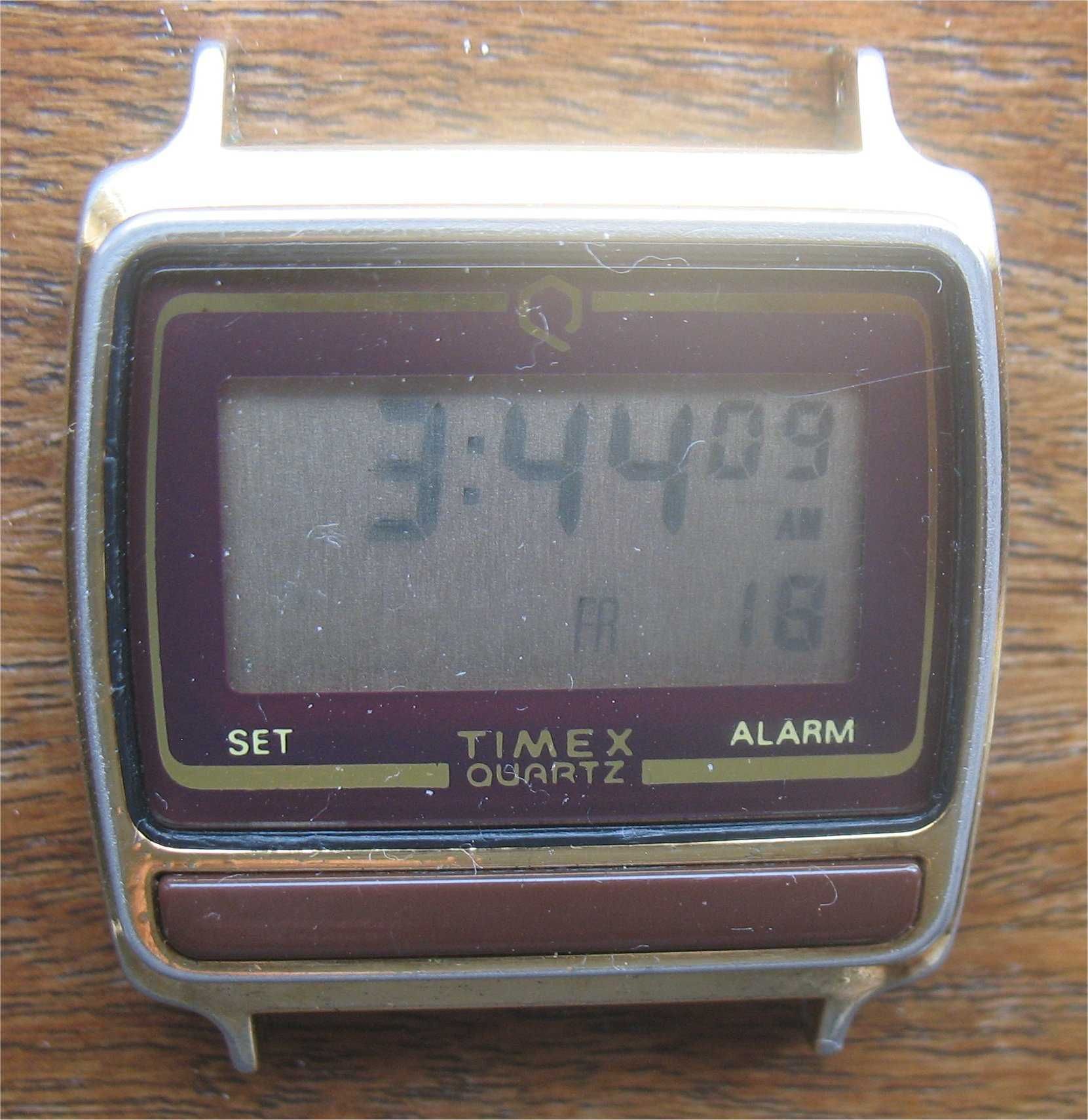 Relógio Digital Vintage - Timex Quartz - S Cell