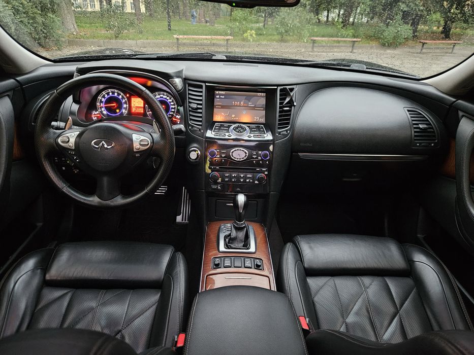 Продам Infiniti FX50 5.0 V8 | AWD | Sport Package |