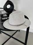 Вовняний капелюх Федора з декором і ланцюжком PEARL WOOL HAT сірий