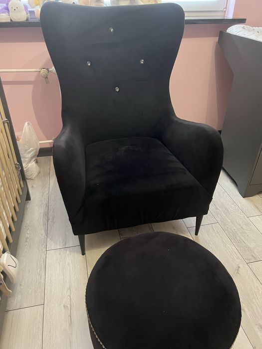 Fotel uszak z podnóżkiem