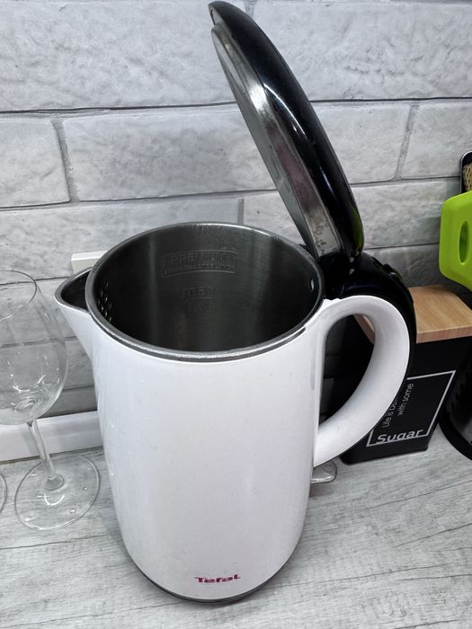 Чайник Tefal 1000грн