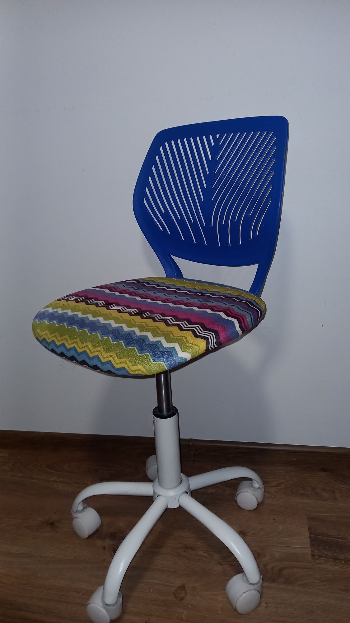 Krzeslo biurowe obrotowe dziecko