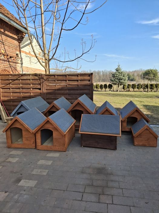 Buda dla psa  ocieplona solidna