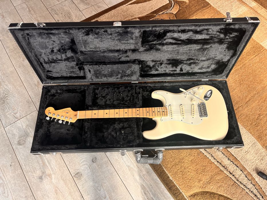 Gitara  Fender Standard Stratocaster USA + piec Fender G - DEC Fifteen