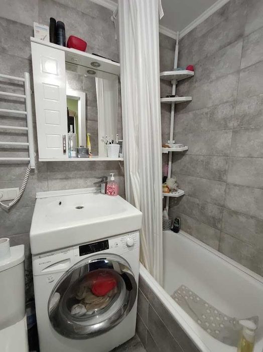 Продається 2-кімн квартира з ремонтом і меблями на вул. Узбецька