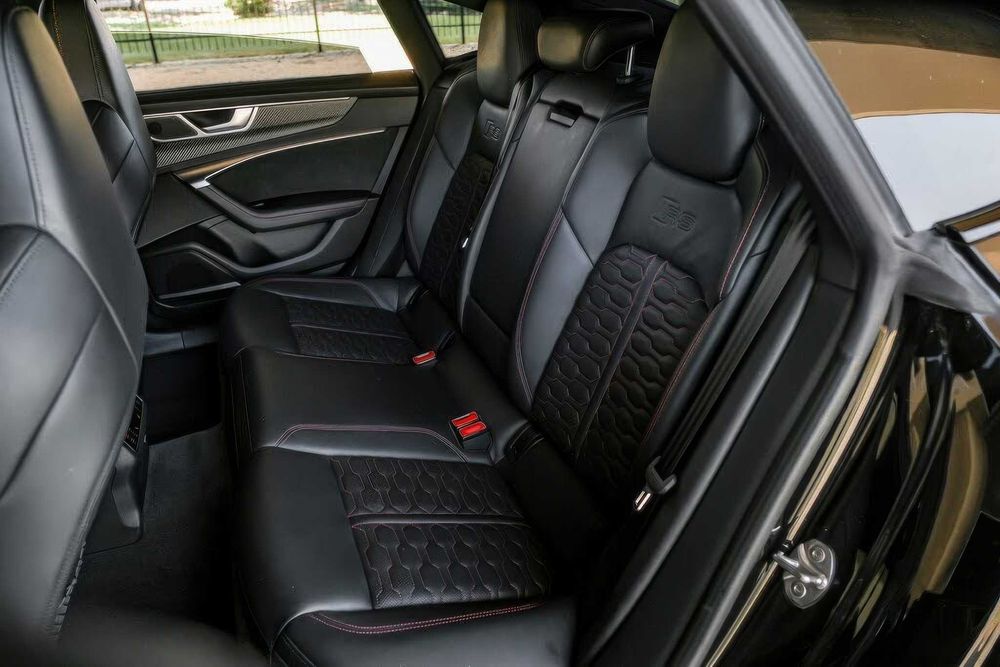 Audi RS7 quattro      2021