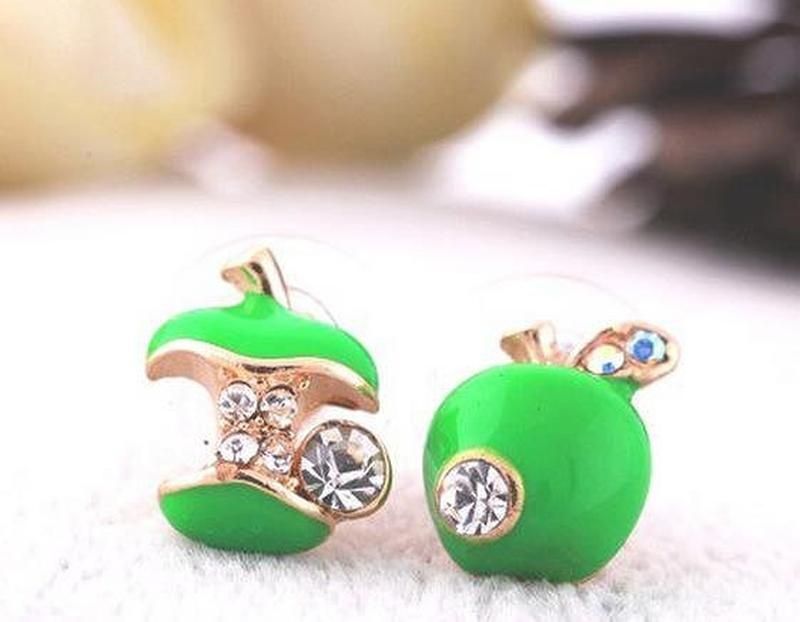 Яблучка зелені гарні