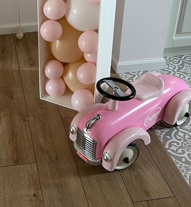 Autko Baghera jeździk retro odpychacz vintage design speedster pink