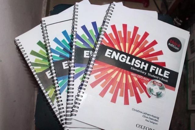 English File 3rd Edition, English File 4 Edition Книга+ рабочий зошит