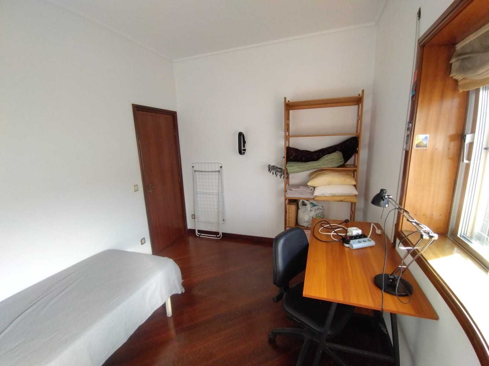 Quarto Individual - Entrada Imediata – Apartamento T3 centro de Aveiro