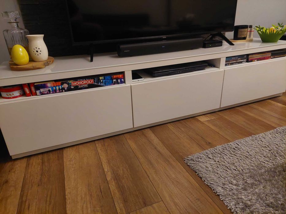 sprzedam szafkę pod rtv BESTA IKEA biała 180x40x38 cm