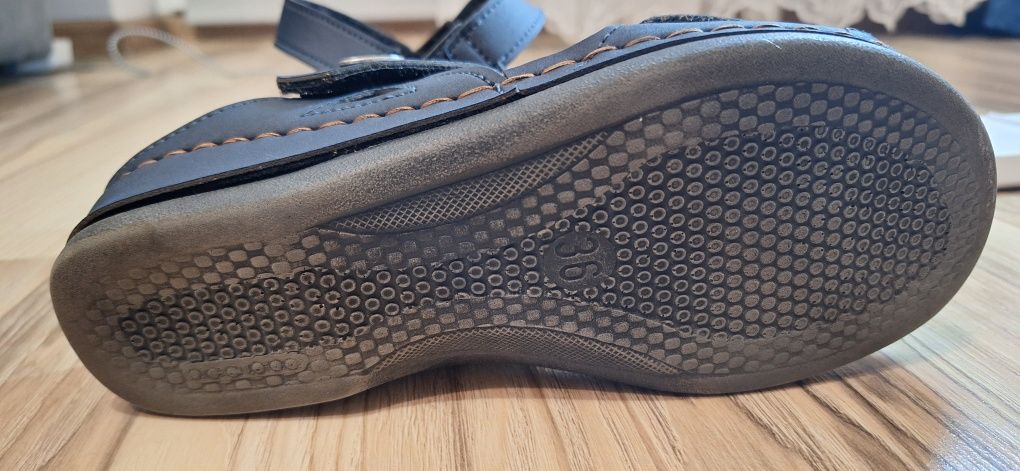 Sandały skórzane go soft, r 36 dl max 21.5