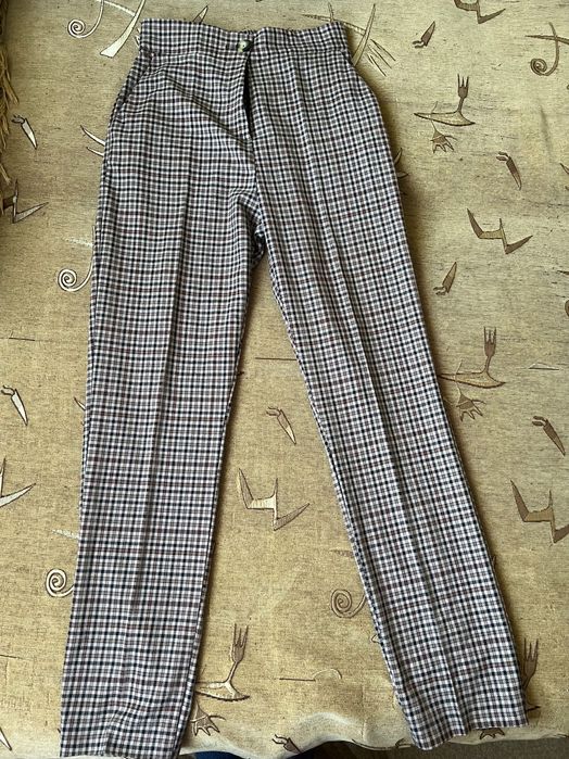 Класичні штани на високій посадці