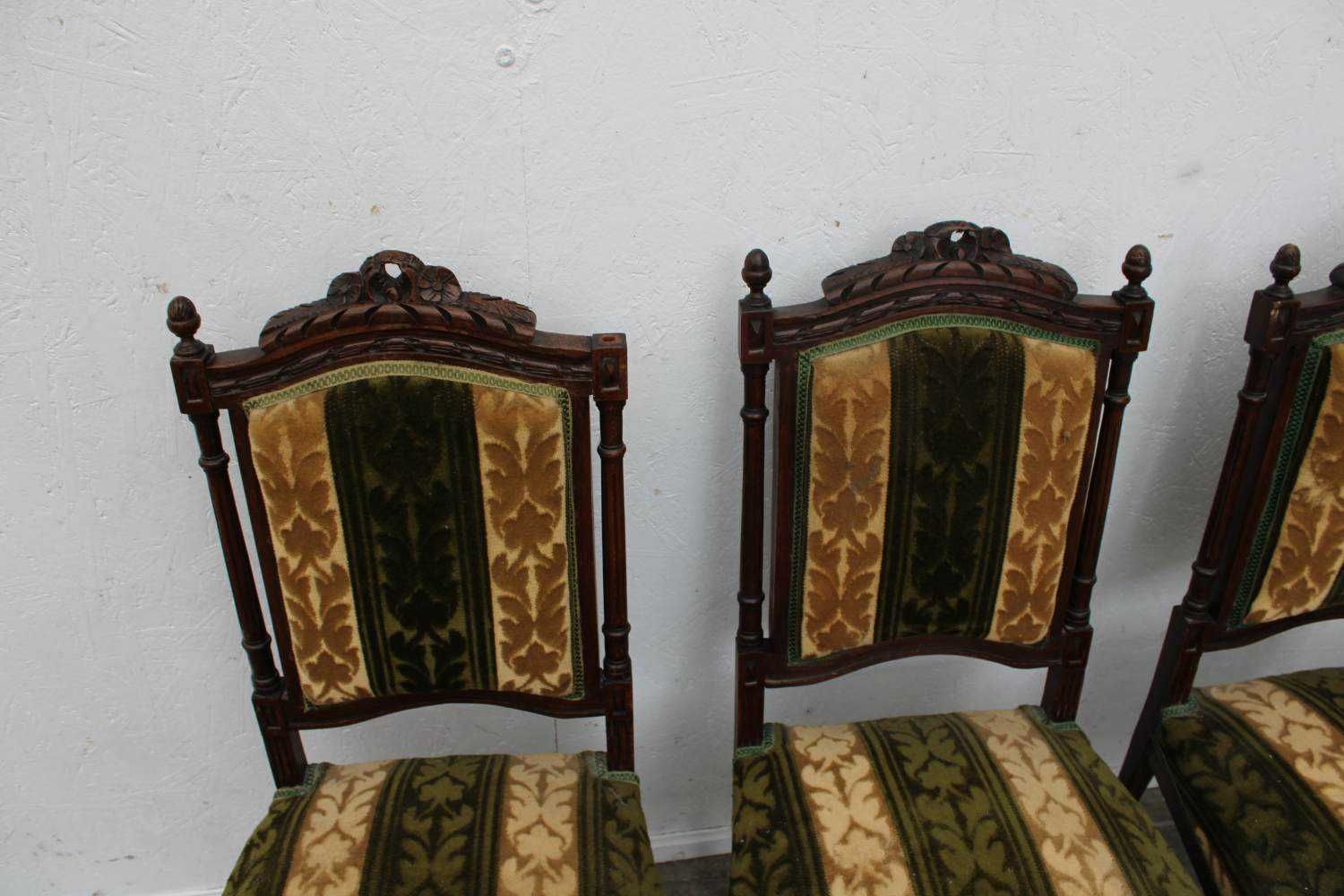 Stary komplet 4 tapicerowanych krzeseł Eklektycznych 421