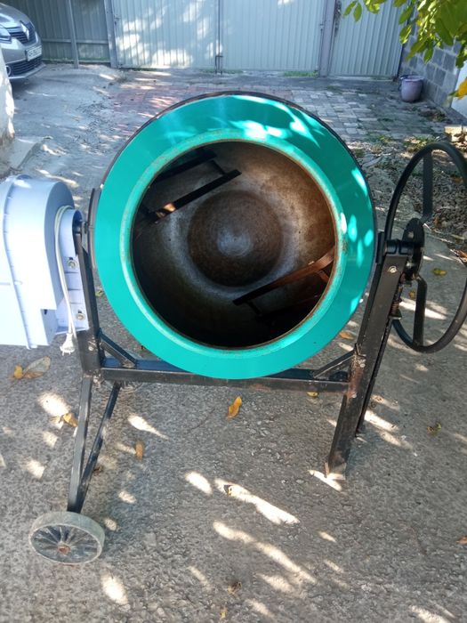 Продам бетономешалку б/у.