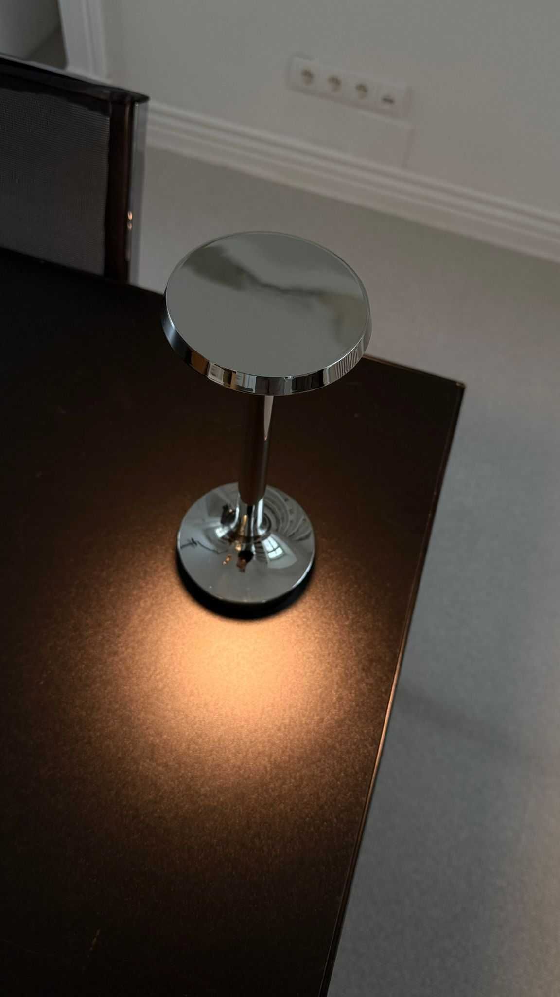 Lampa stołowa FLOSSz funkcją przyciemniania Bon jour