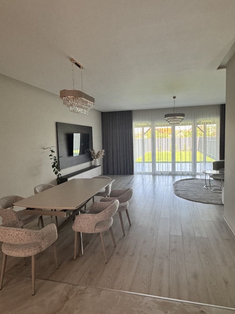 Продаж таунхаусу з власним двориком/КМ New village