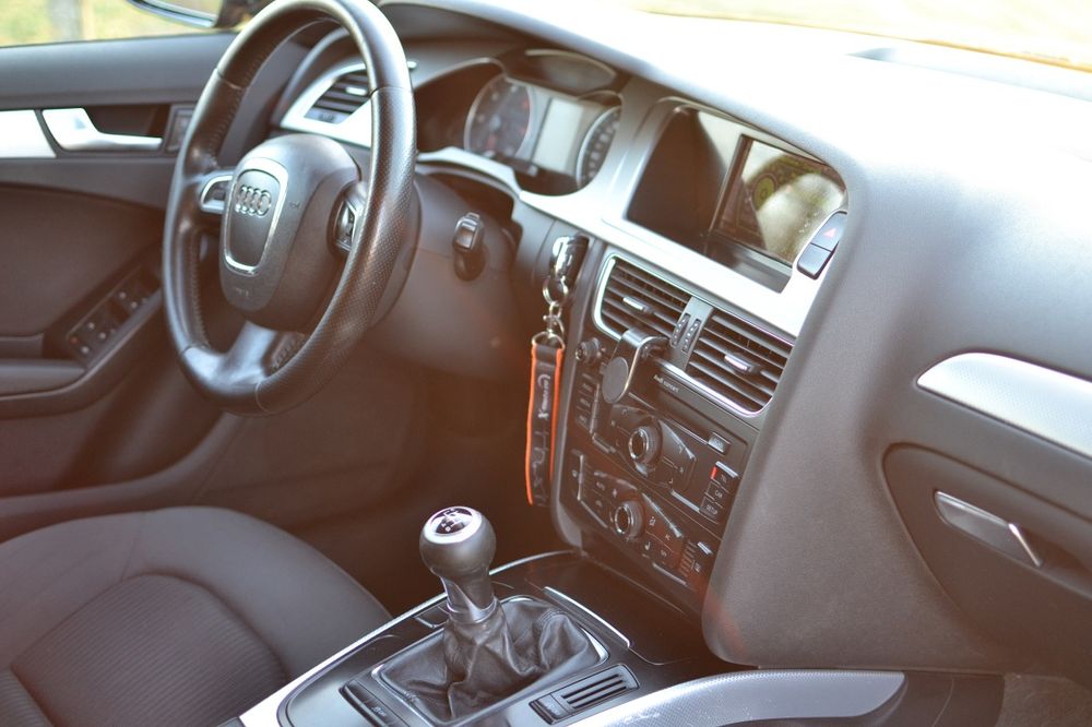 Polecam piekne Audi A4B8 2011 prywatna kola 19' Kolorowy fis