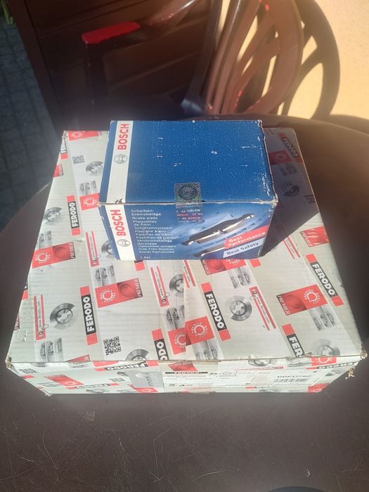 Tarcze i klocki honda hrv tył.