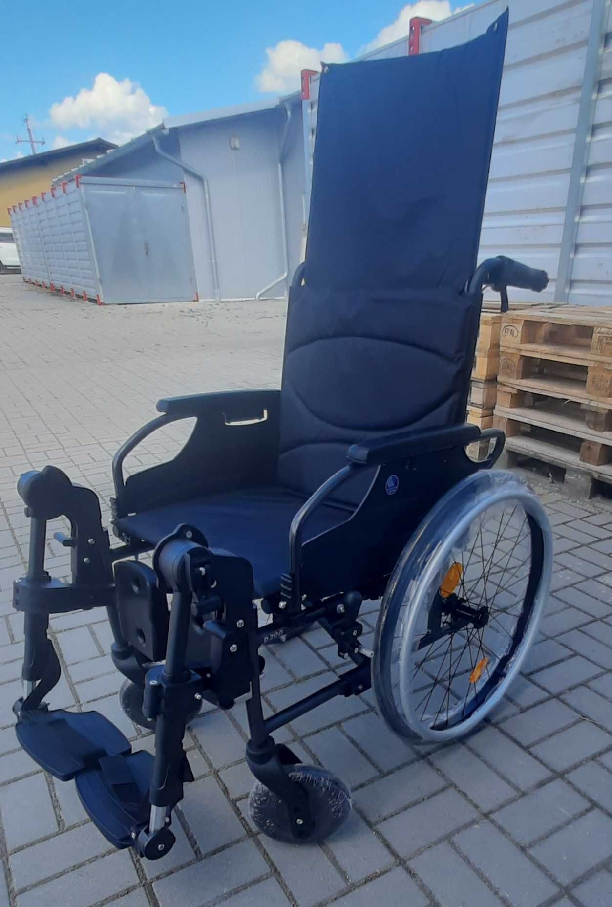 Wózek inwalidzki aluminiowy Vermeiren D200 wygodny