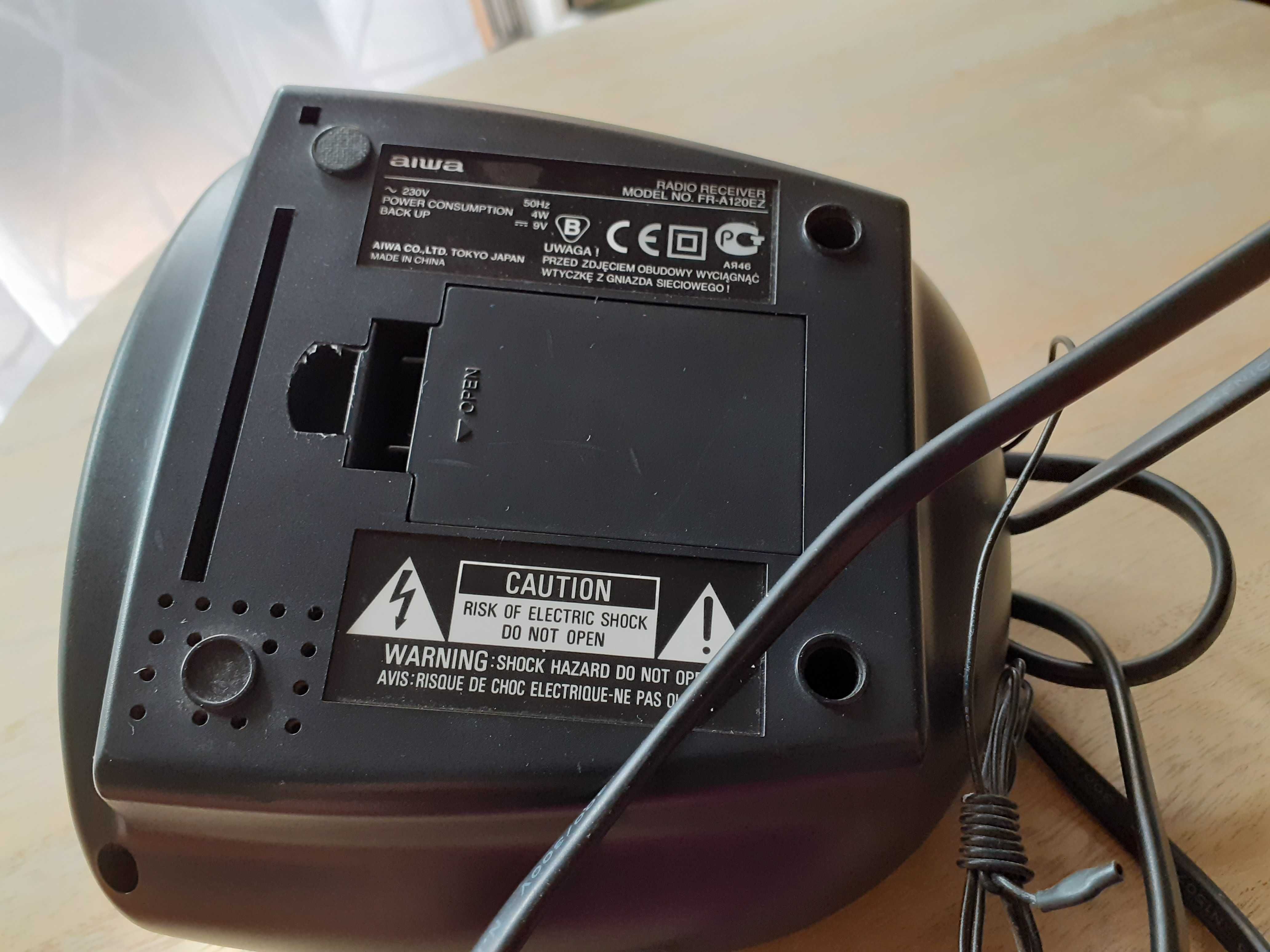 Radio z budzikiem Aiwa FR-A120EZ