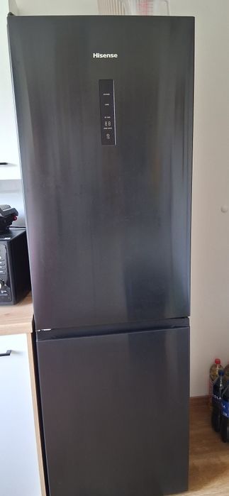 Lodówka HISENSE RB395N4BFE No Frost 186cm Czarna
