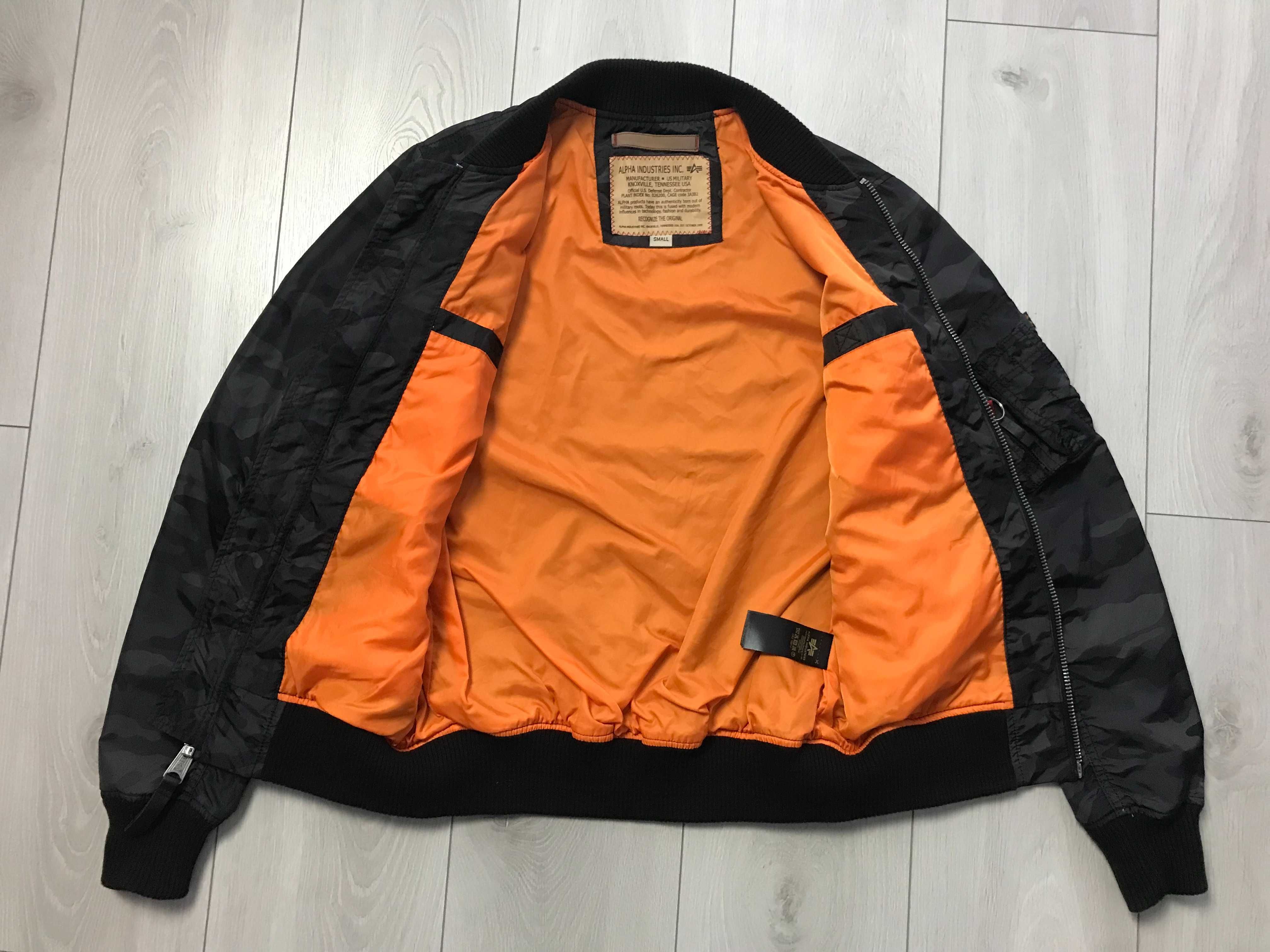 ALPHA INDUSTRIES r.S oryginalna kurtka męska stan BDB