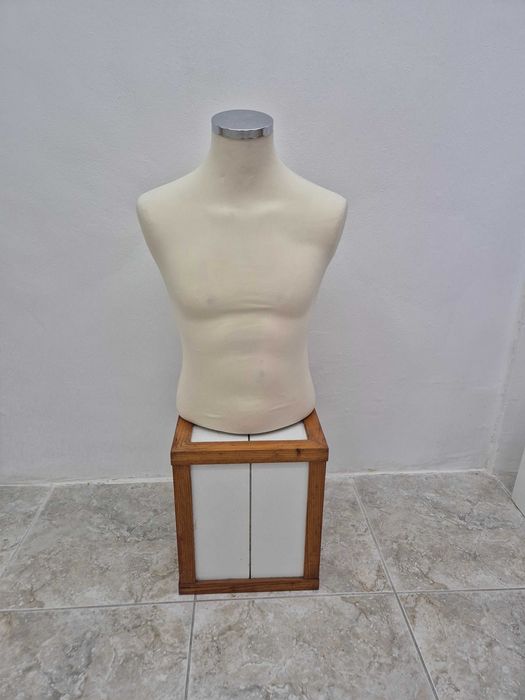 Busto homem - Mais bustos disponíveis