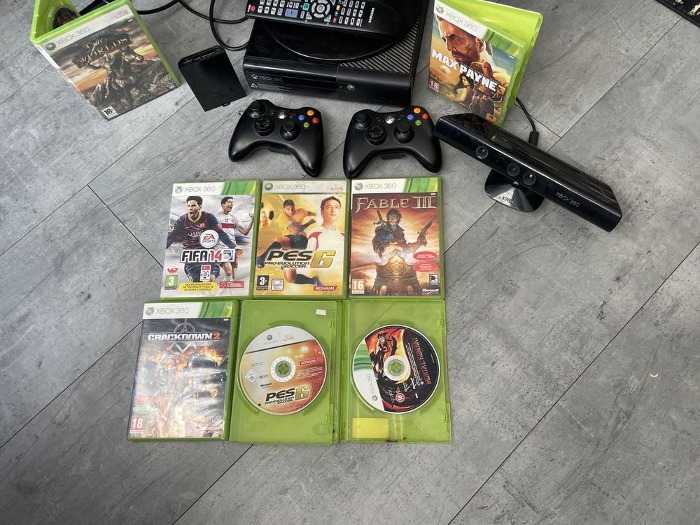 Zestaw Dla Gracza Konsola Xbox 360 250GB/TVSamsung/Kinect/9xGier/2xPad