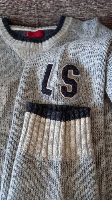Фірмовий чоловічий светр Levis