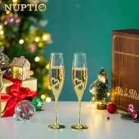 Kryształowy zestaw dwóch kieliszków do szampana w skrzyni Nuptio