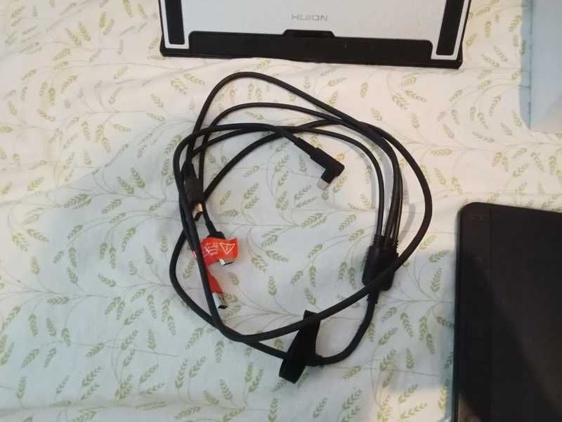 Huion Kamvas 13 Pen Display quase novo