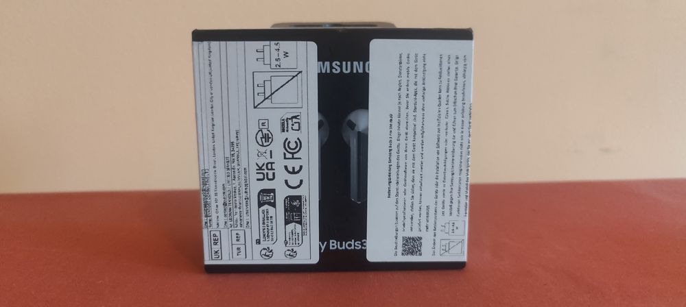 Nowe Samsung Galaxy Buds3 Pro SM-R630 Silver Bezprzewodowe + etui