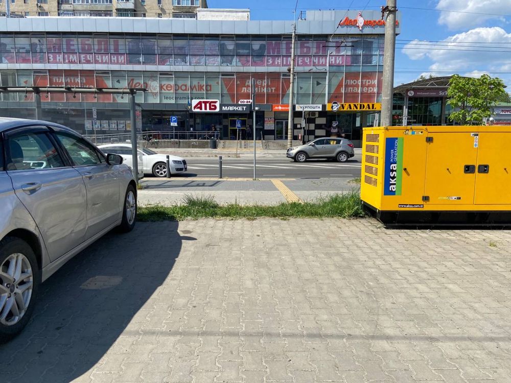 110 м.кв - Хотинська, 54в. Біля АТБ Чернівці