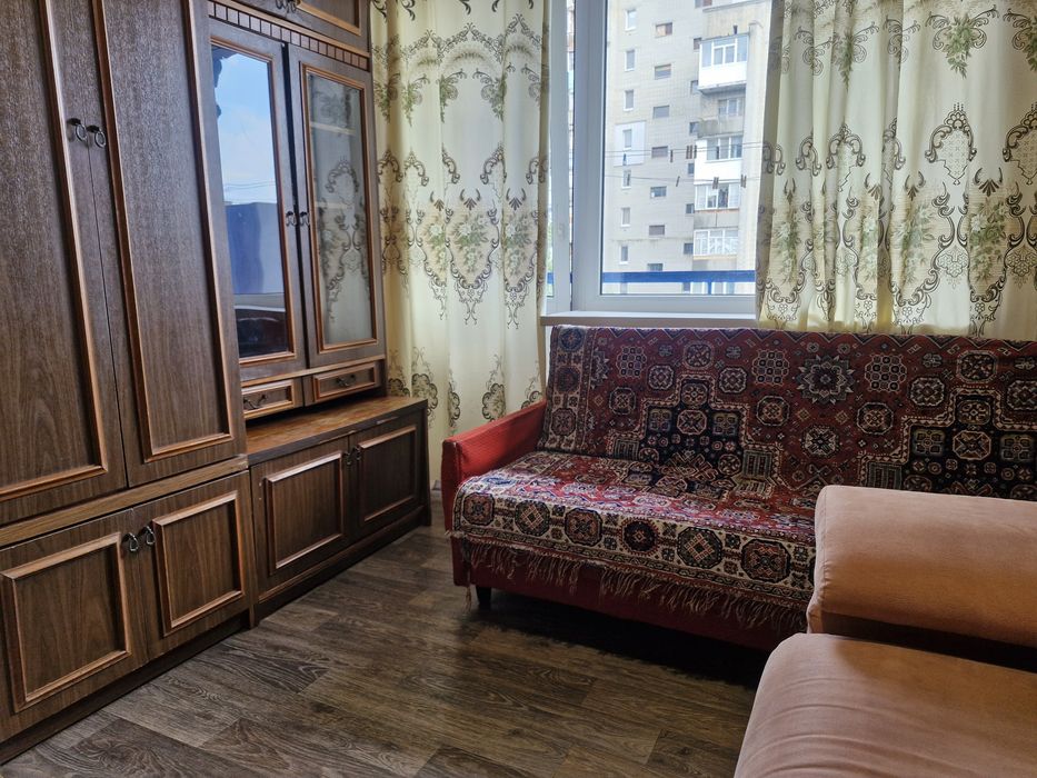 Подобово/погодинно однокімнатна в центрі (вул. Холодногорська)