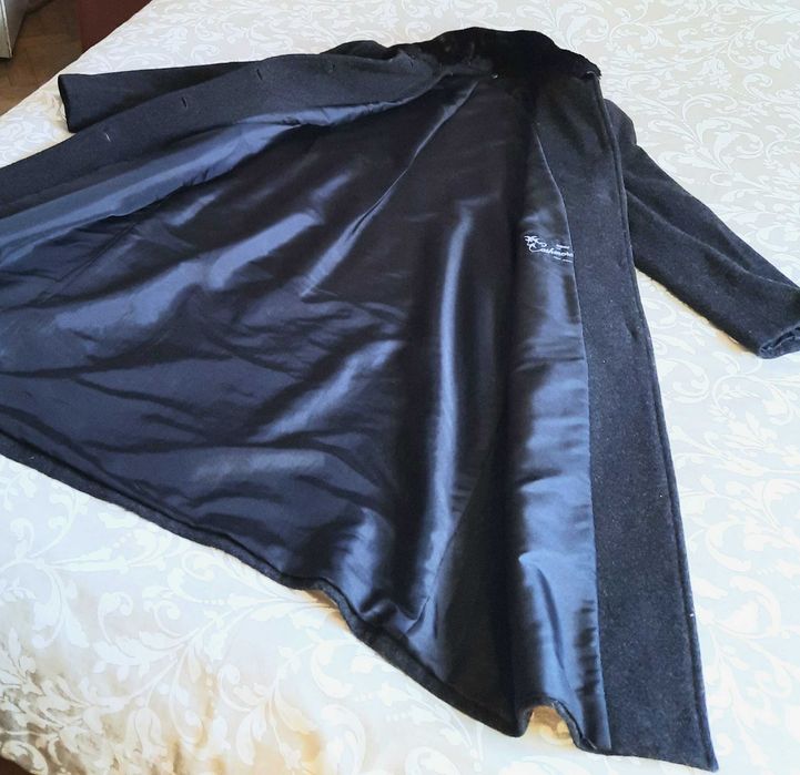 Sobretudo com gola de pelo, de Senhora Lã e Caxemira