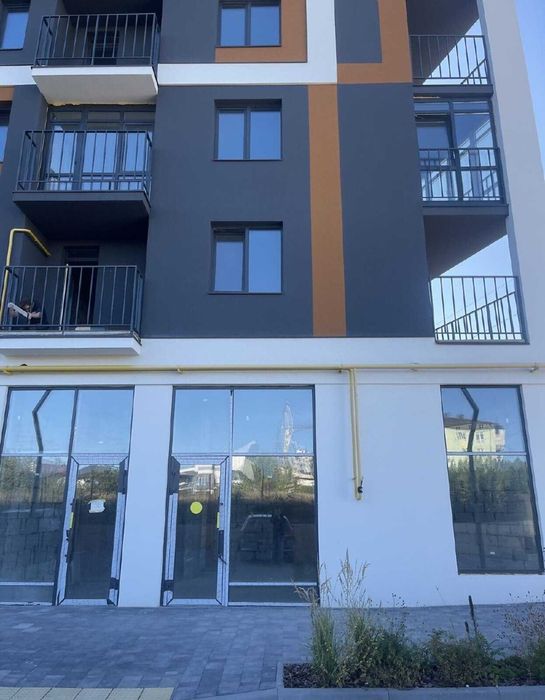 Здається в оренду фасадне приміщення на Барському шосе