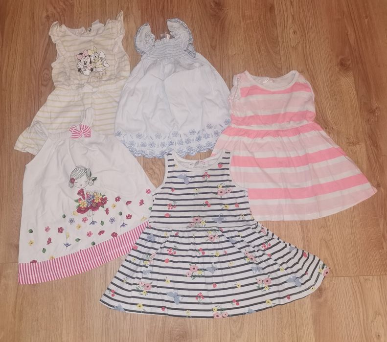 Zestaw sukienek na rozmiar 80