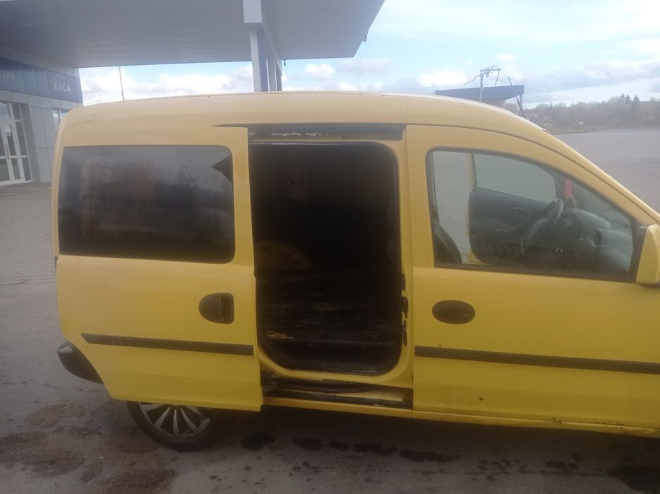 Опель комбо 2011 рік