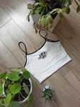 Bialy crop top na ramiączkach