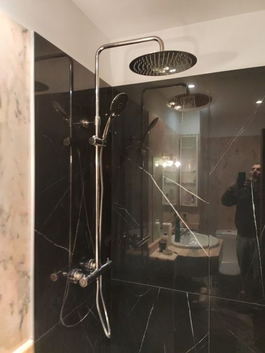 Remodelação de banhos- Substituição de banheira por base de duche.